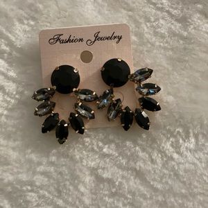 3 for $20 earrings💚 other images included